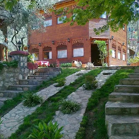 Lodge Hidden Garden *